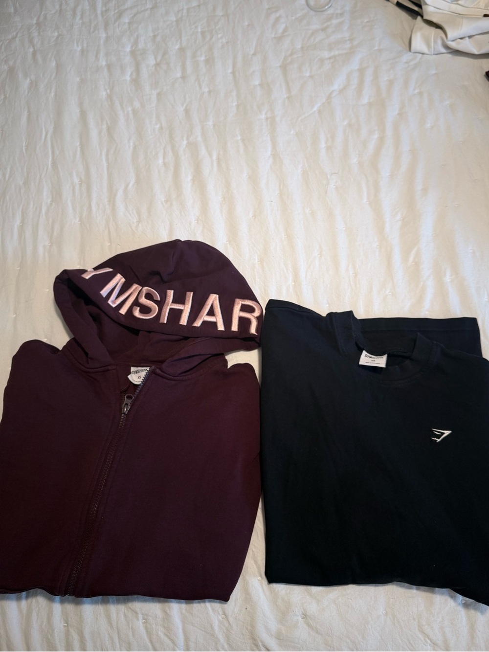 2 sueter Gymshark Zip Hoodie & Black Crew T-Shirt